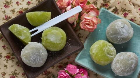 This Japanese dessert causes multiple deaths every year