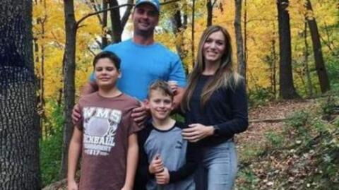 Their Special Family Photoshoot Ended Up Going Viral for One Weird Reason