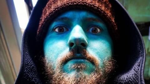 This man tattooed his entire body blue