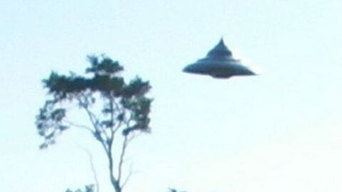 Sleuth says these UFO images are the best he's seen in 40 years