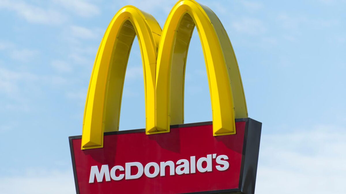 McDonald’s is giving away free cheeseburgers, here’s how you can get one