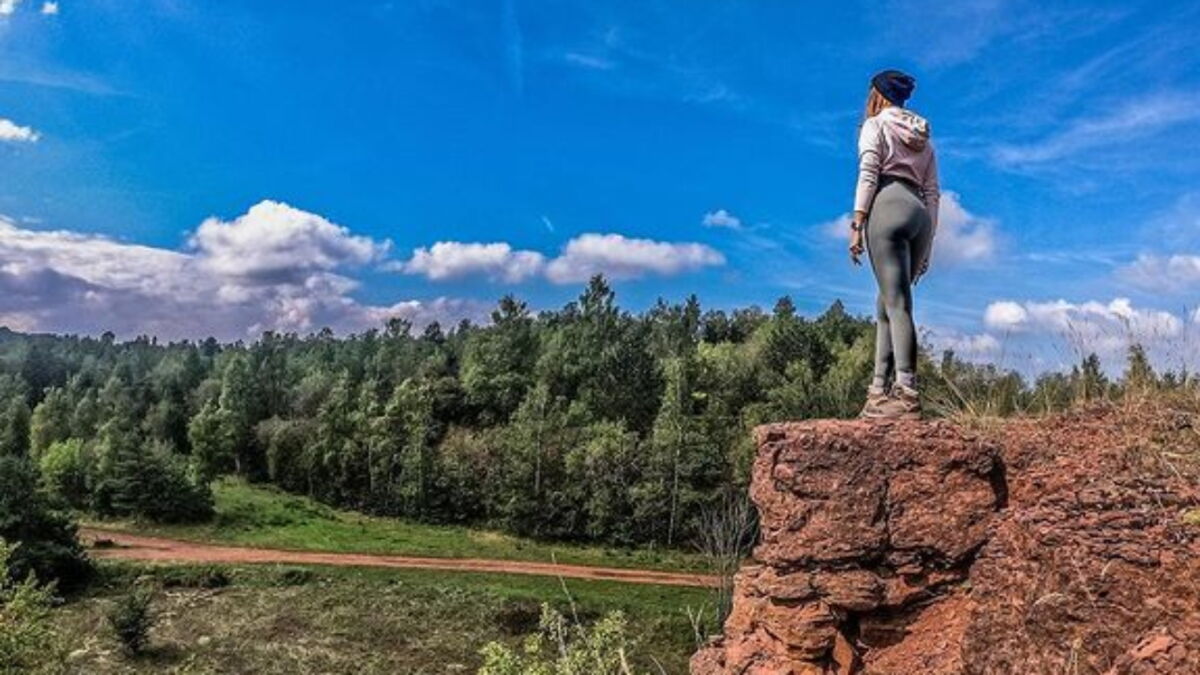 Woman falls to her death after taking a selfie at the edge of a cliff