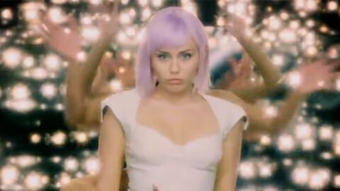 Black Mirror : découvrez la bande-annonce de la saison 5, avec Miley Cyrus
