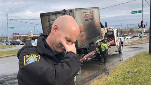 "Nous n'avons pas les mots" : la drôle de réaction de ces policiers américains après l'incendie d'un camion de donuts