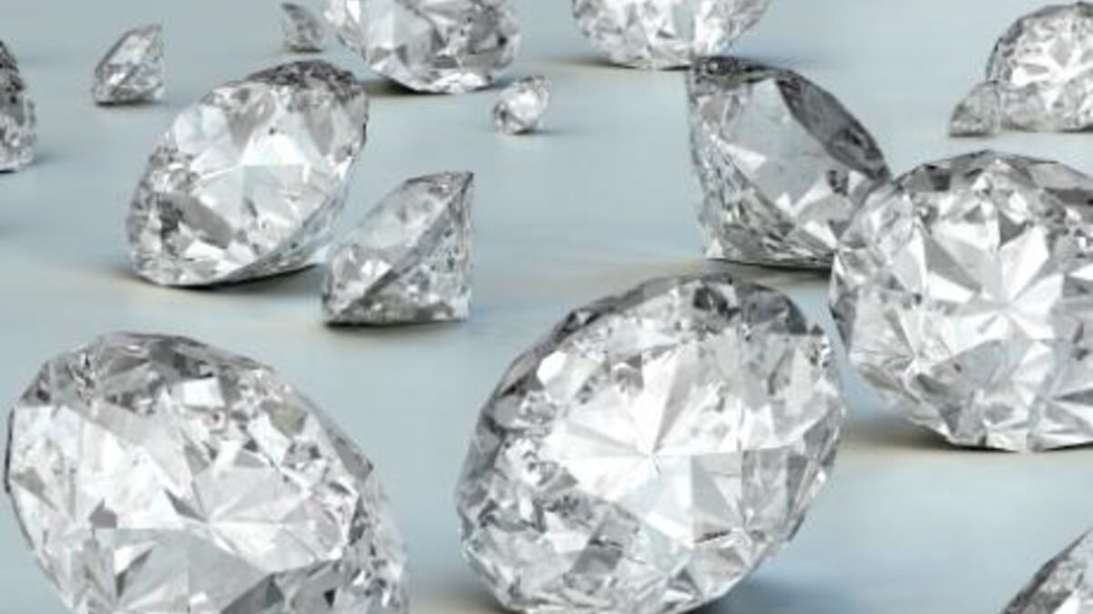 Découverte d'un diamant de 478 carats, l'un des plus gros du monde — free download