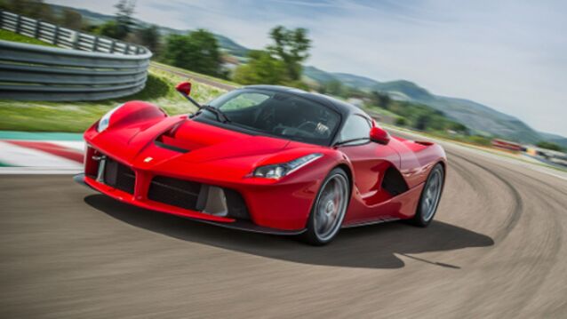 Ferrari LaFerrari - Prix, fiche technique : L'essai en vidéo d'une supercar  surpuissante