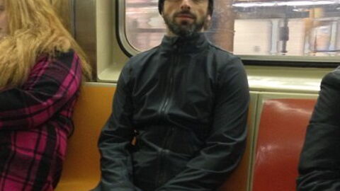 Le co-fondateur de Google aperçu dans le métro de New York avec les Google Glass