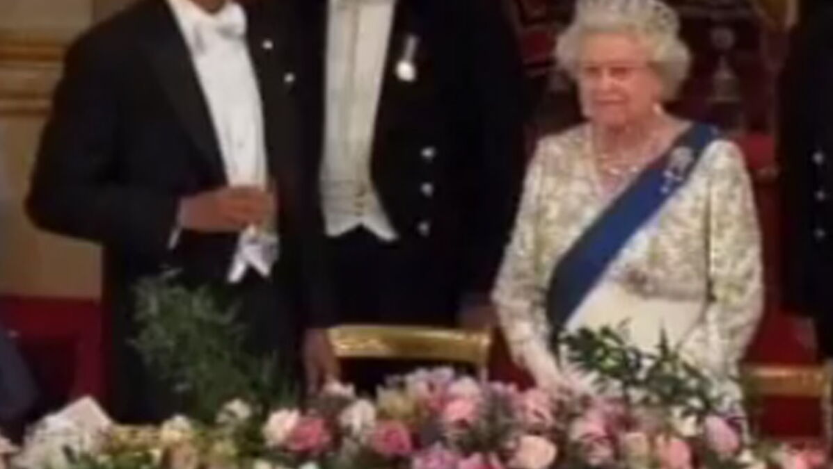 Barack Obama gaffe devant la Reine Elizabeth II
