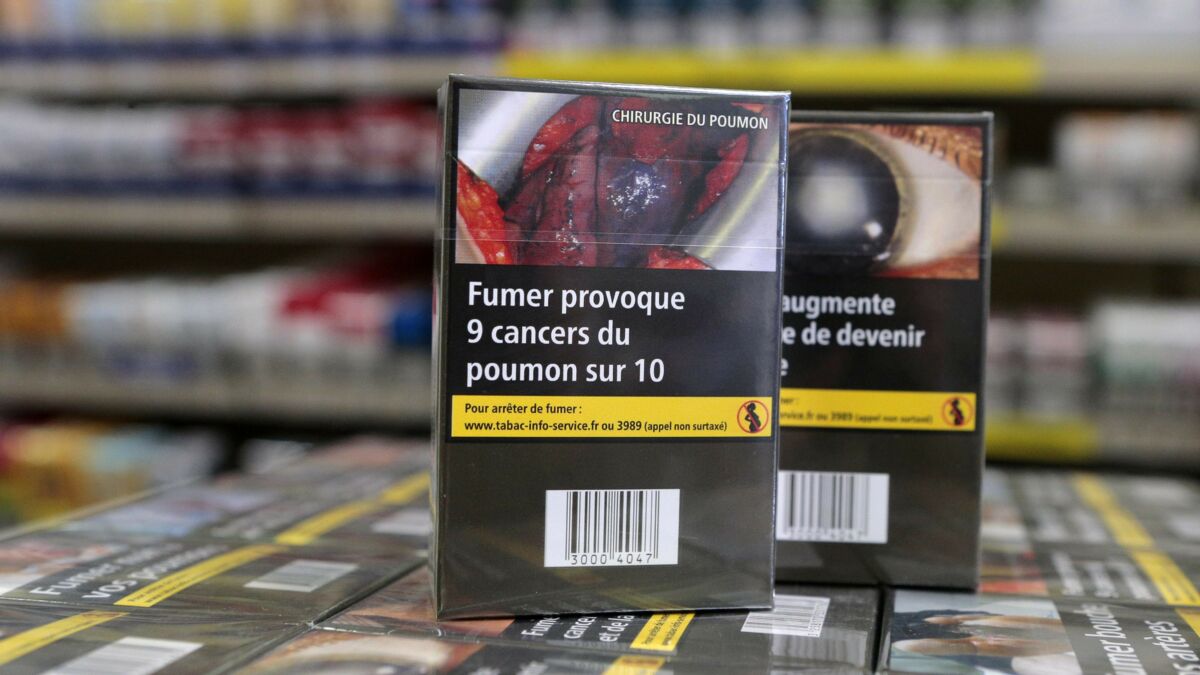 Paquet de cigarettes neutre au Royaume Uni Marlboro a trouv une technique pour contourner la loi