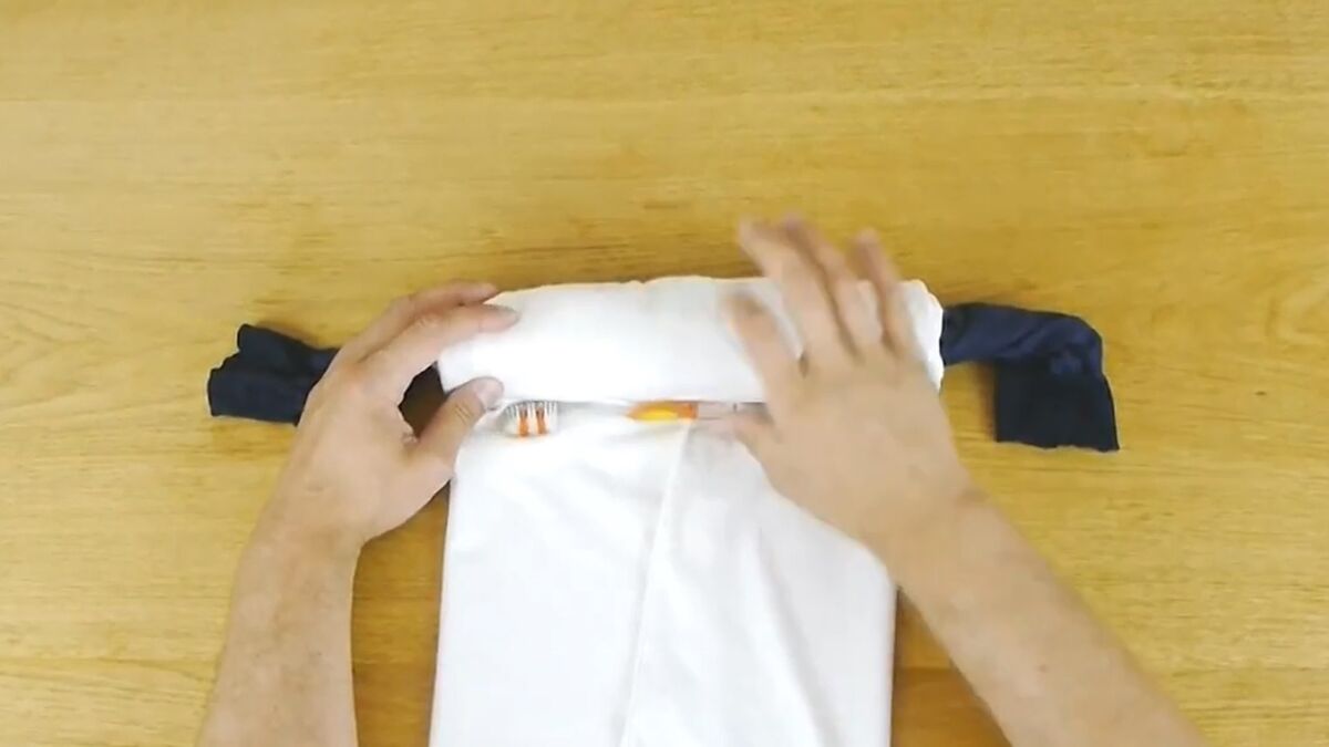 Comment Plier Ses T-shirts - 4 Vidéos Pour Réussir