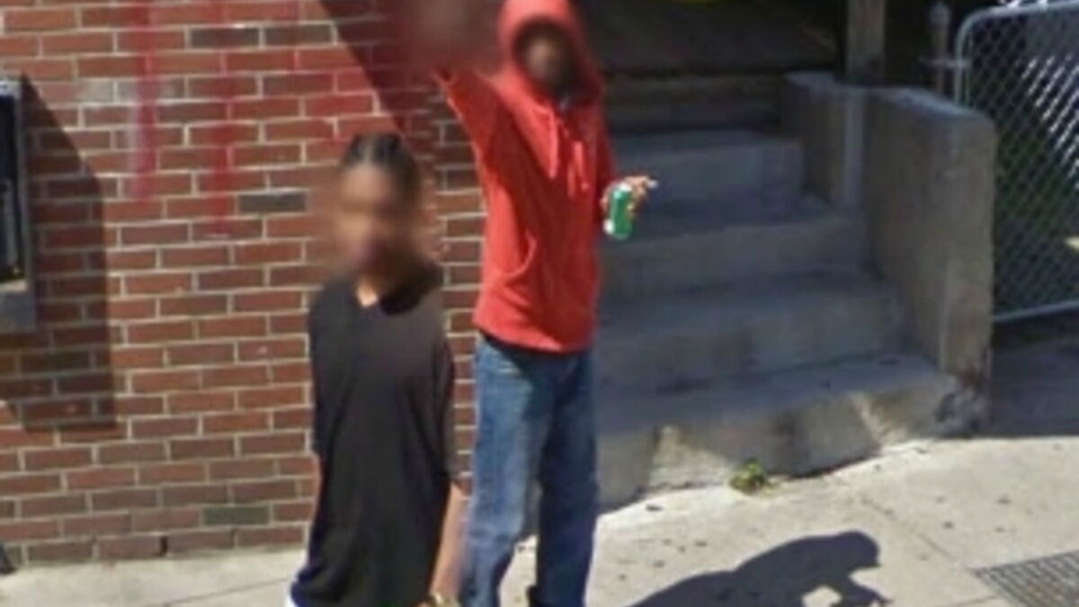 Google Maps Les voitures de Google accueillies dans le monde entier