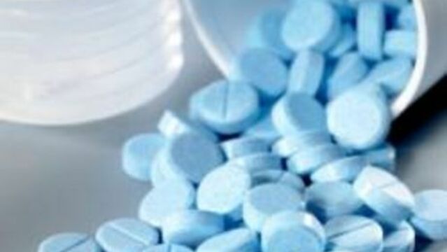 Viagra : La petite pilule bleue sera bientôt disponible à l'achat sur  internet