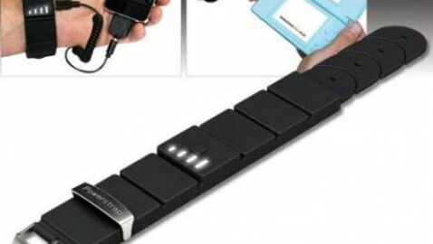 Ce bracelet vous permet de recharger votre téléphone !