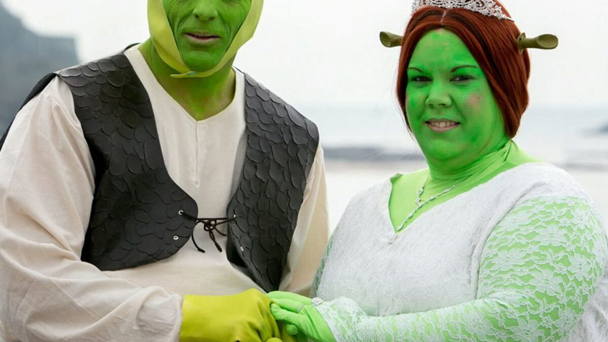 Deux Anglais se marient déguisés en Shrek et Fiona