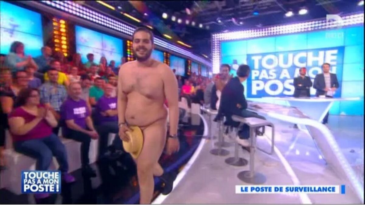 TPMP : un homme complètement nu débarque sur le plateau