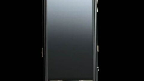 Vertu lance son smartphone tactile Constellation