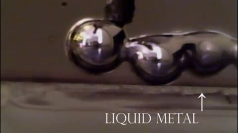 Cette imprimante 3D est capable de créer du métal liquide !