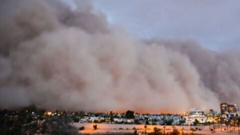 Une impressionnante tempête de sable capturée en time-lapse