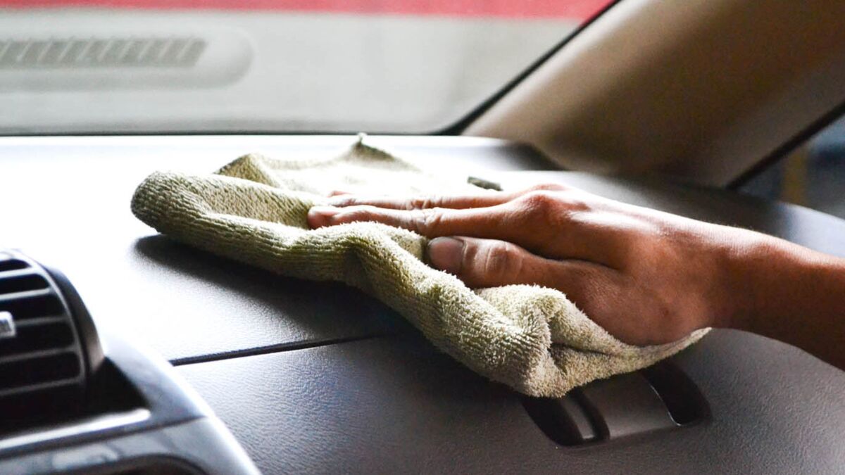Automobile / Pratique. Comment nettoyer l'habitacle de sa voiture sans  lingettes ?