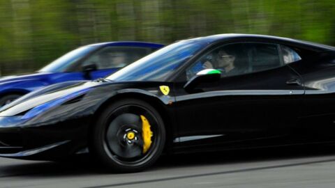 Il roule à 250km/h dans un tunnel avec sa Ferrari F430 Spider