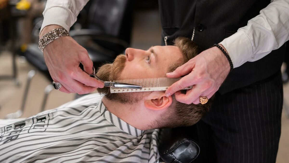 Brosse pour barbe homme en bois et poils naturels – Barber side.fr