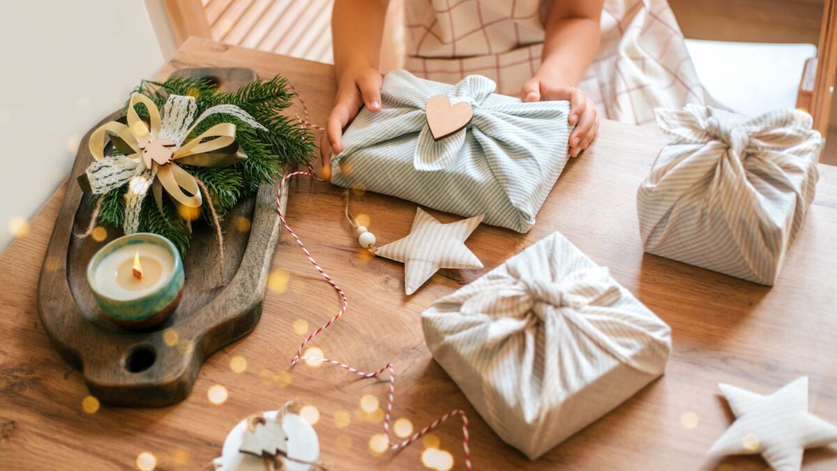 Surprenez-les! Emballages des cadeaux de Noël pour les parents - Saketos  Blog