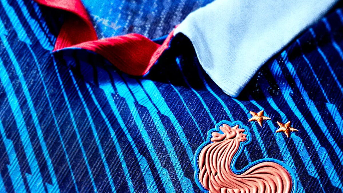 d-couvrez-les-nouveaux-maillots-officiels-de-l-quipe-de-france-pour-la