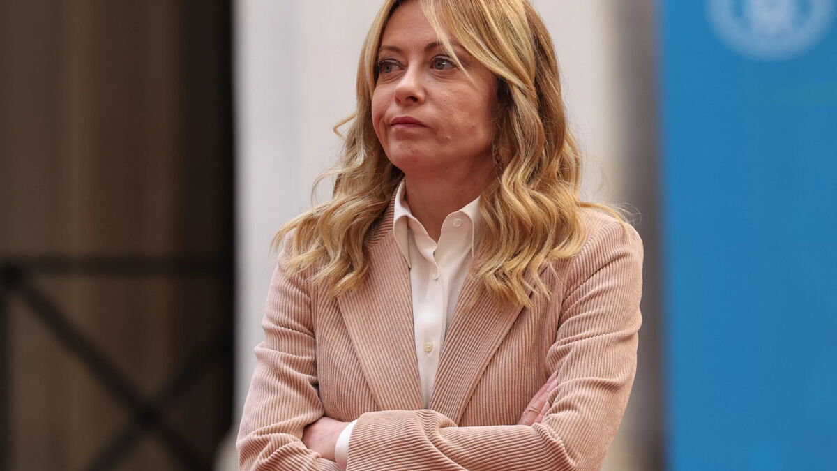 Donald Trump provoque la colère de Giorgia Meloni en qualifiant le pape Léon XIV de « faible »
