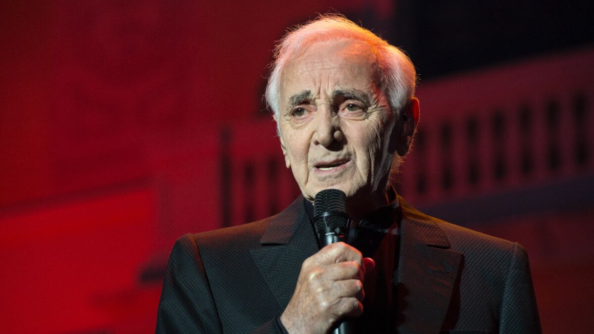 La Femme De Charles Aznavour Peine A Faire Son Deuil