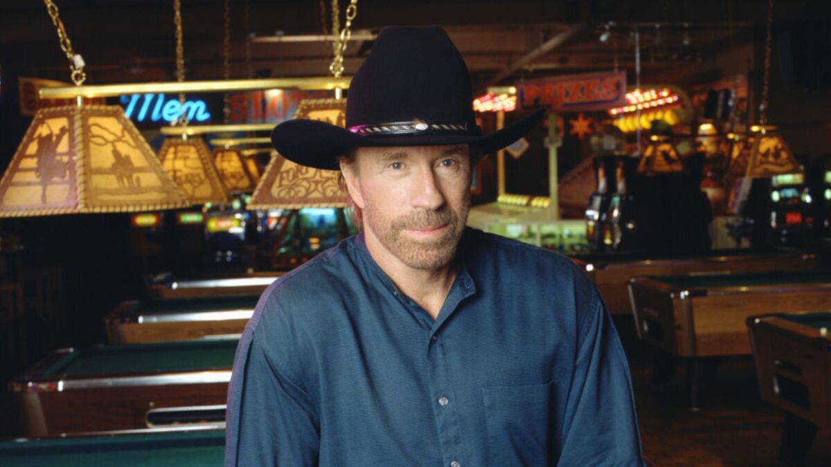 Les 20 blagues sur Chuck Norris les plus drôles de l'histoire, les fans Walker, Texas Ranger vont adorer