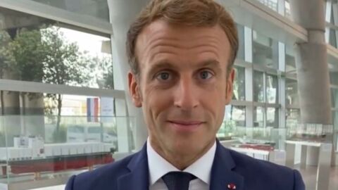 Emmanuel Macron : il relève le défi lancé par McFly et Carlito dans une vidéo loufoque