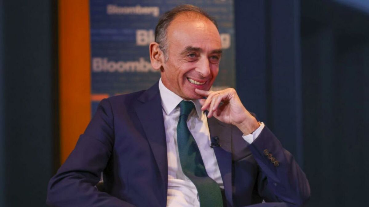 Éric Zemmour attaque Closer qui dévoile la grossesse de sa conseillère Sarah Knafo