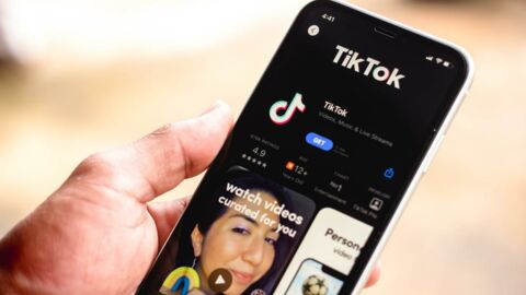 Tiktok : le "Chapstick Challenge", ce dangereux défi sur TikTok qui inquiète