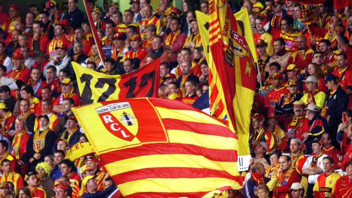 45 Tours RC Lens - Chants Des Supporters Saison 75/76 (vinyle Bon état)