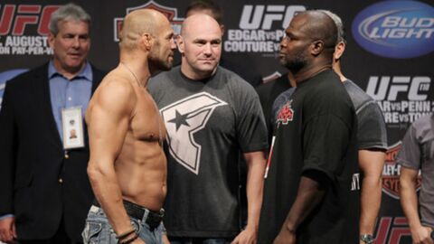 Randy Couture kämpft gegen einen Profi-Boxer