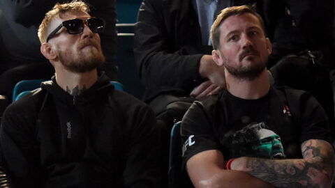 Ein Coach von Conor McGregor reagiert auf den Einzug des UFC-Gürtels im Federgewicht