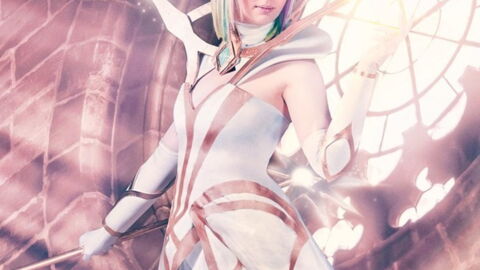 League of Legends: Die Cosplays von Lux der Elemente
