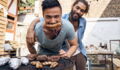 In diesem Alter perfektionieren Männer die Kunst des Grillens