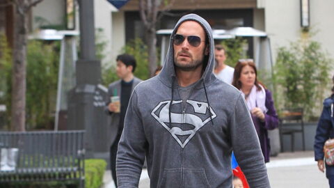 Dieser Dschungelcamper sorgt nur für Aufregung: Jetzt legt er sich mit Hotel an!