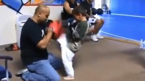 Dieses Kind boxt bereits wie ein Profi: Entdeckt hier den zukünftigen Star der MMA