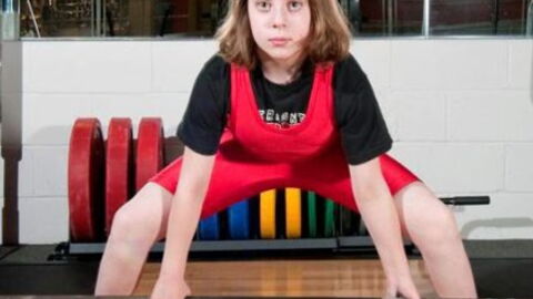 So krasse Körper haben die stärksten Kinder der Welt: Ein Junge zieht sogar einen Mini-Van!