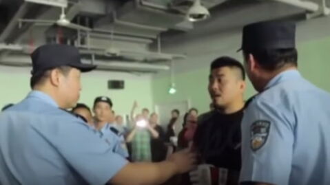 MMA-Kämpfer fordert chinesischen Tai-Chi-Meister heraus: Polizei greift ein