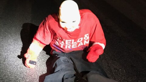 Betrüger locken Autofahrer mit Kinderpuppe in eine Falle