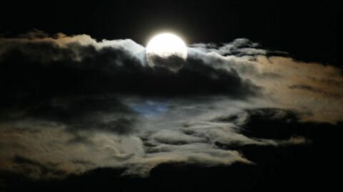 Warum schläft man bei Vollmond schlechter?