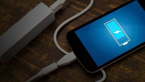 Darf ein Smartphone die ganze Nacht geladen werden?