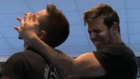 Krav Maga: So überwältigt ihr einen Angreifer in nur 3 Sekunden!