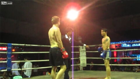 Tourist fordert thailändischen Boxer heraus: Er bereut es schnell