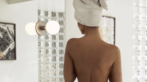 Emily Ratajkowski von eigenem Spiegel ausgetrickst: Sie zeigt unfreiwillig ihre Brüste