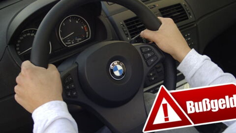 Du musst jetzt 1500 Euro zahlen, wenn du das am Steuer machst!