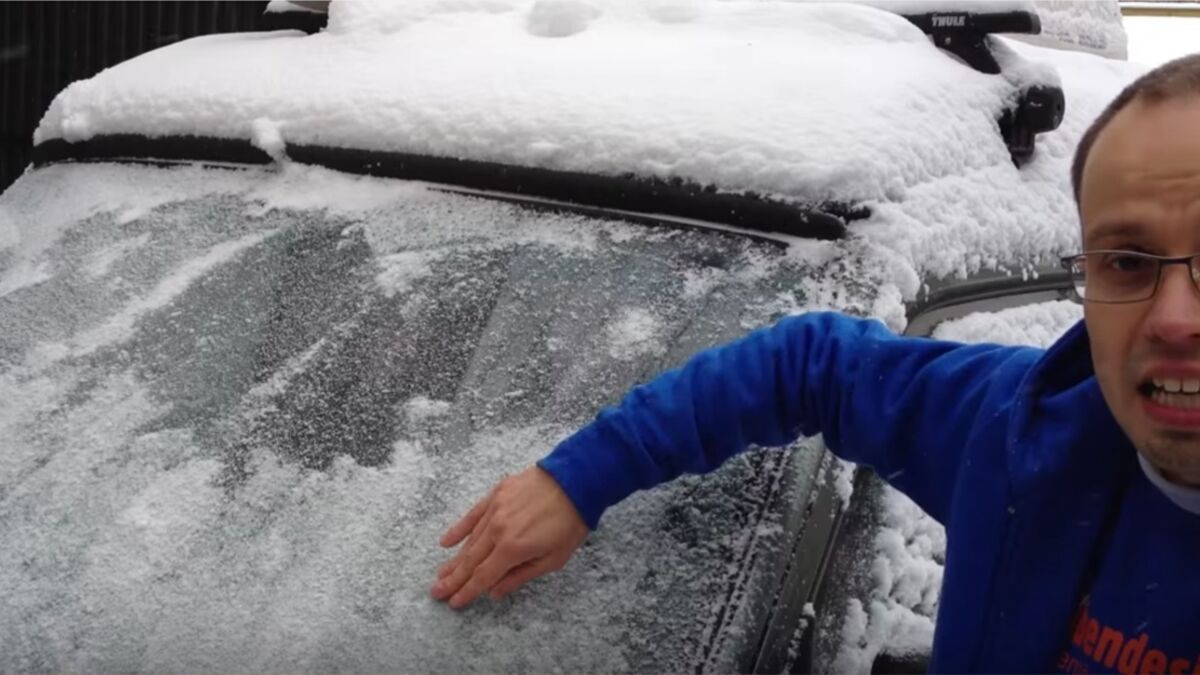 Trick für Autoscheiben: Vereiste Windschutzscheiben einfach enteisen